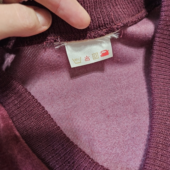 *Vintage* Maroon Vneck Velour Cropped Long Sleeve Sweater -size small - Picture 5 of 6